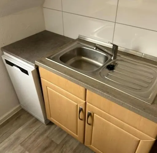 Monteur-suite ,appartement Avd 7